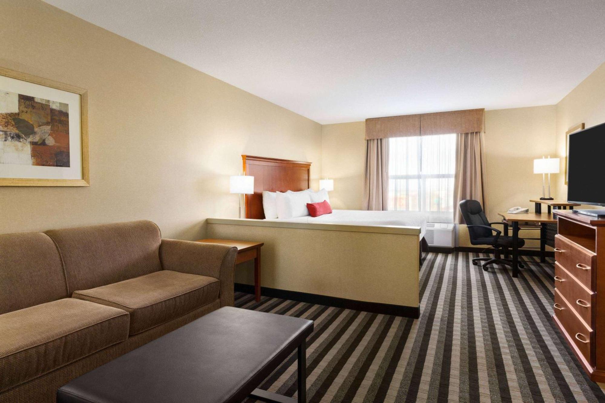 Days Inn & Suites By Wyndham Edmonton Airport Leduc Eksteriør billede
