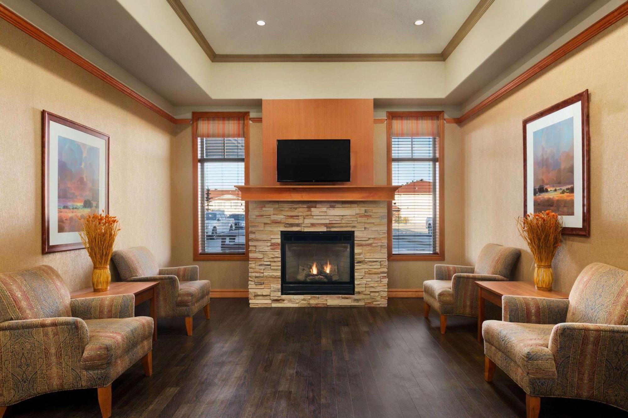 Days Inn & Suites By Wyndham Edmonton Airport Leduc Eksteriør billede