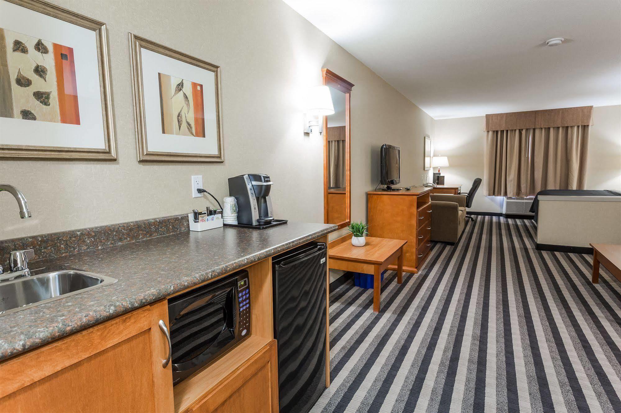 Days Inn & Suites By Wyndham Edmonton Airport Leduc Eksteriør billede