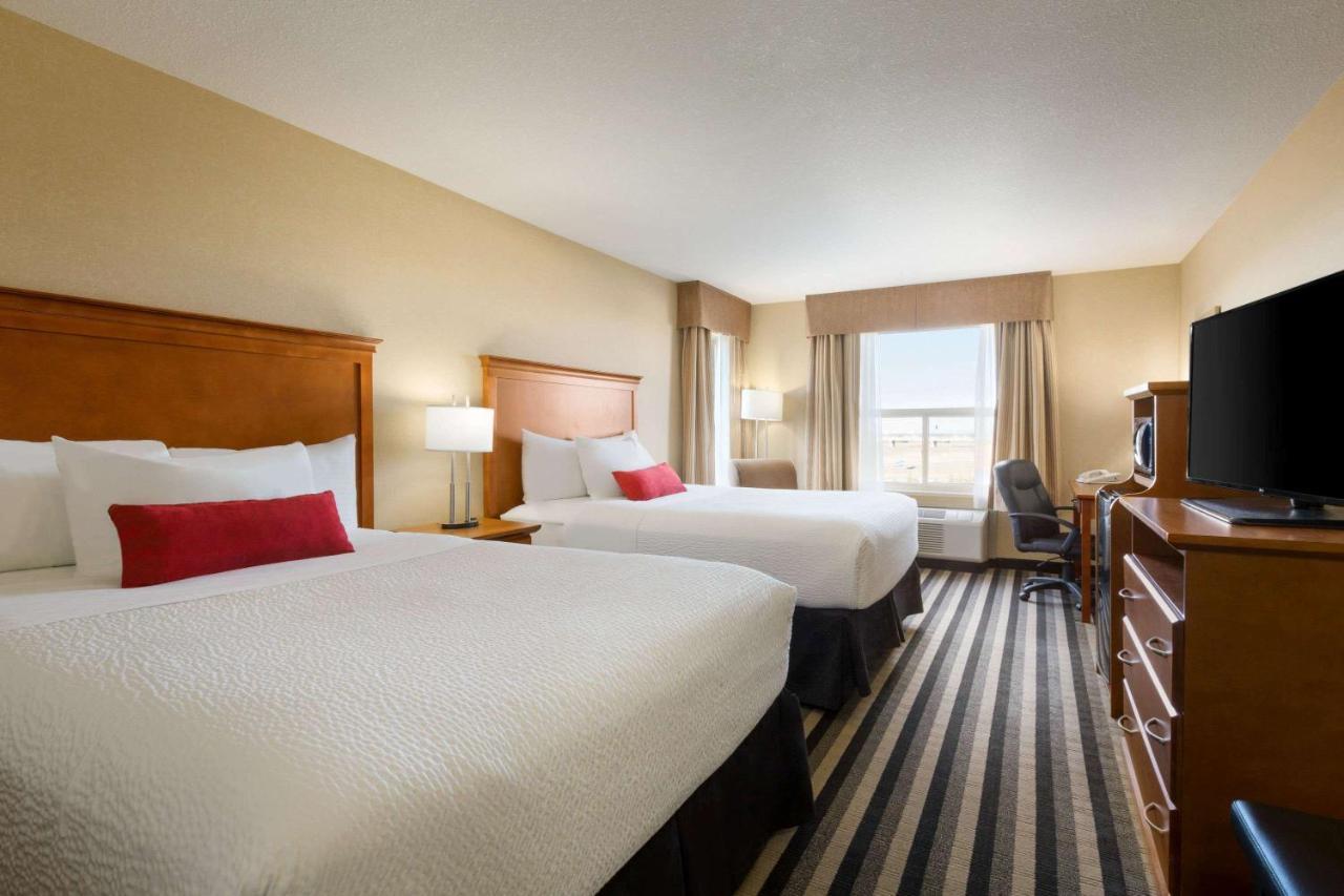 Days Inn & Suites By Wyndham Edmonton Airport Leduc Eksteriør billede